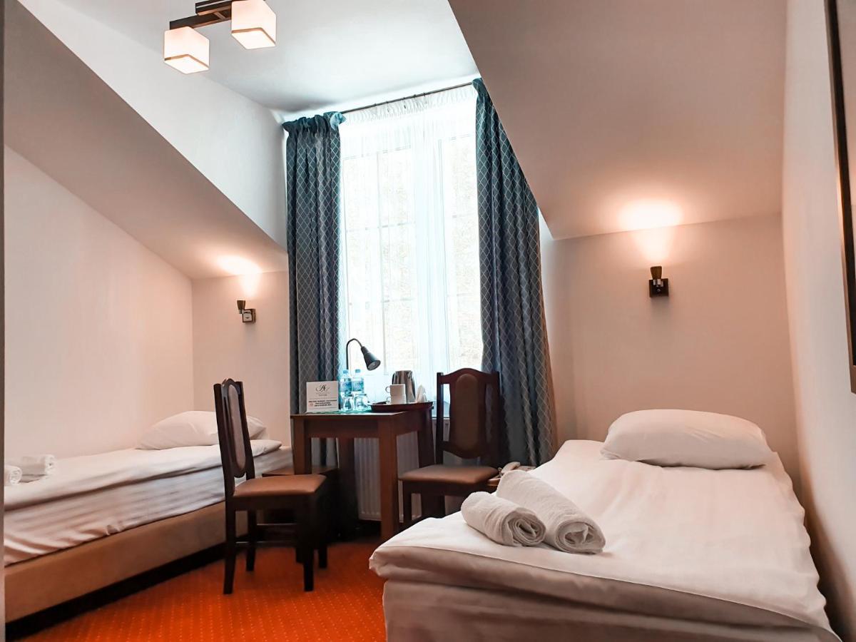 Hotel "Xavier" Lubycza Krolewska Bagian luar foto