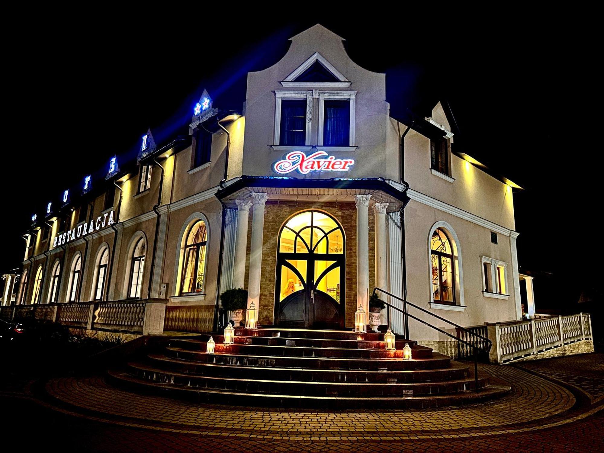 Hotel "Xavier" Lubycza Krolewska Bagian luar foto