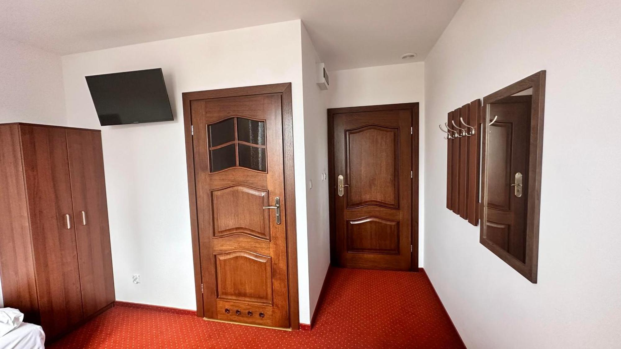 Hotel "Xavier" Lubycza Krolewska Bagian luar foto