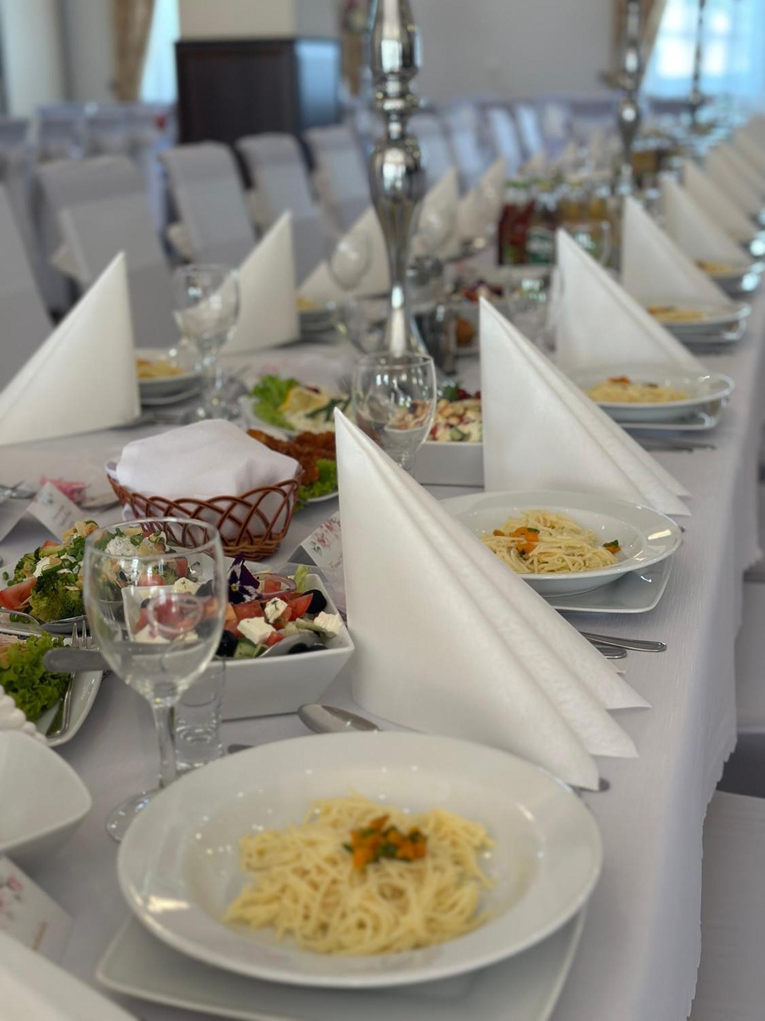 Hotel "Xavier" Lubycza Krolewska Bagian luar foto